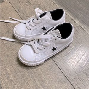 Toddler converse size 8